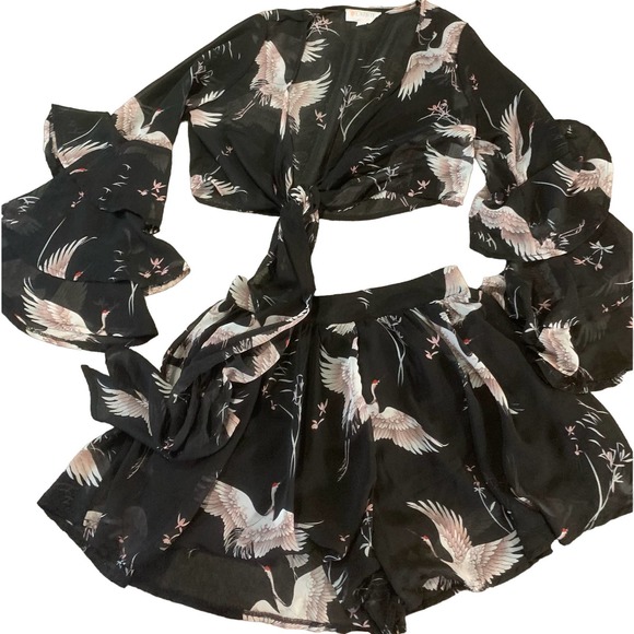 L’atiste by Amy 2-piece tie crop top and shorts set (small) - Picture 1 of 8